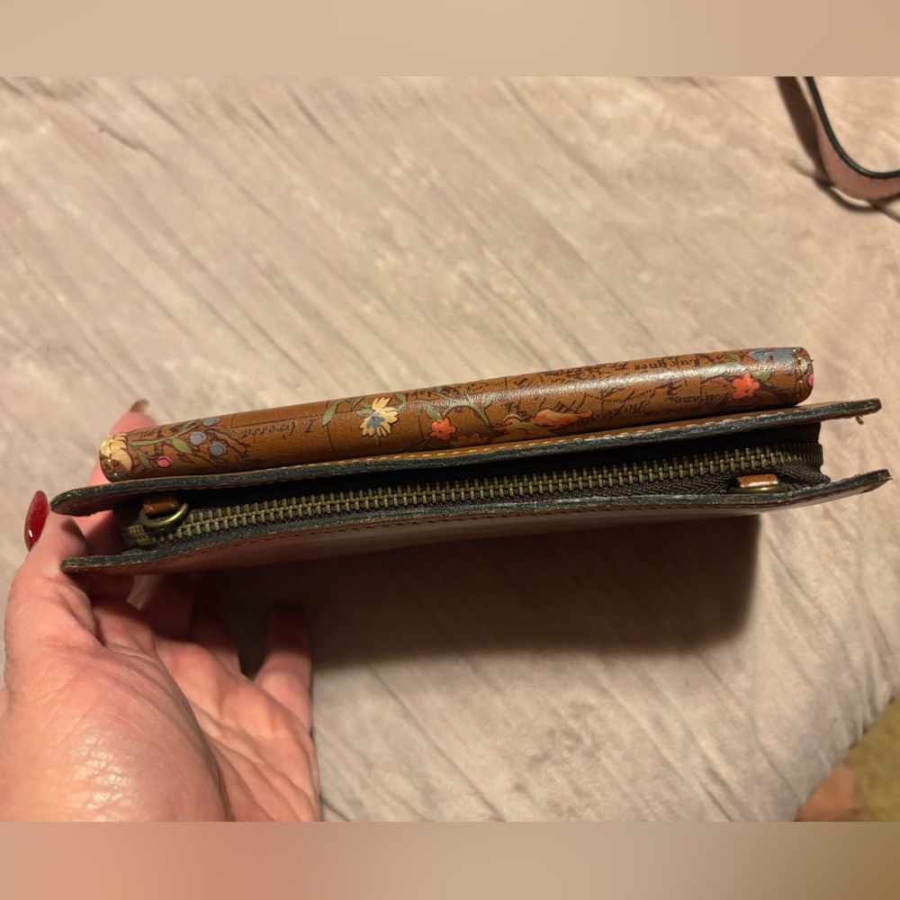 Patricia Nash Azario Leather Crossbody Organizer Wallet - Picture 6 of 11